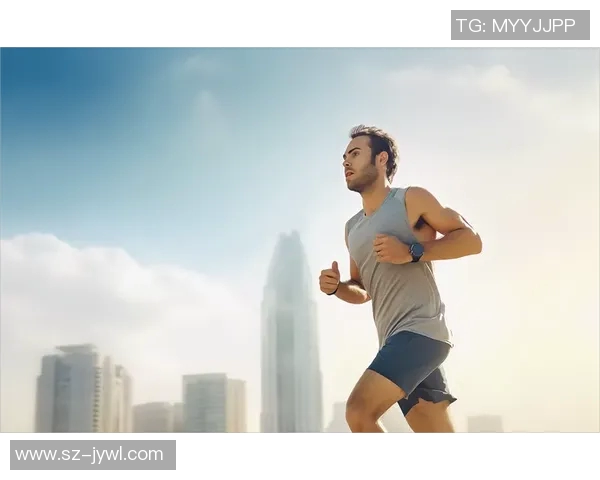 足球明星手拿包时尚潮流新风尚引领运动与生活的完美结合