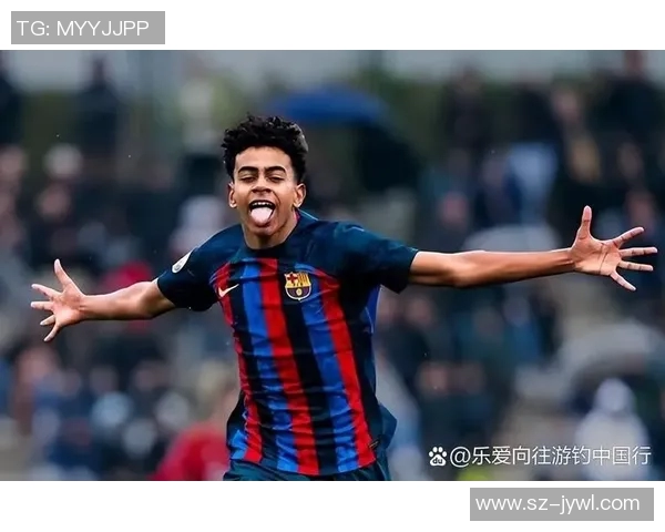 头发卷卷的足球明星如何在绿茵场上展现独特魅力与风采