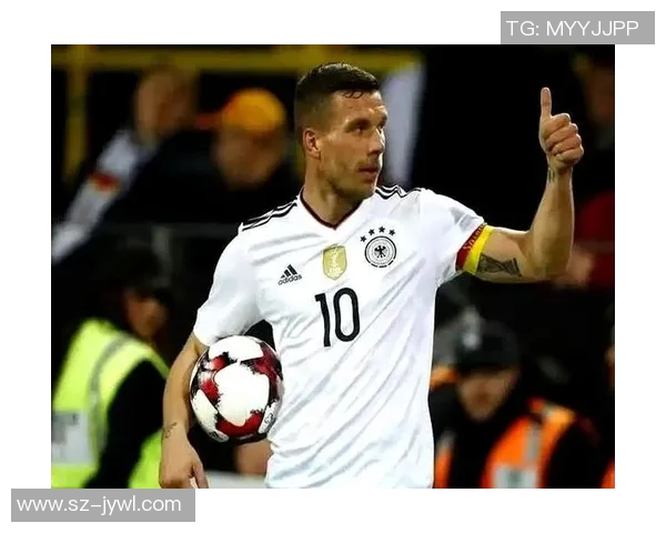 俄罗斯足球明星化身老年人展现人生智慧与足球情怀