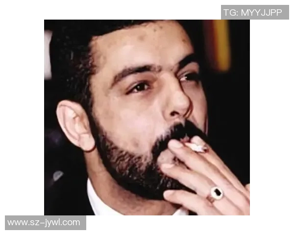 中场休息意外相遇足球明星的神秘替身揭晓真相